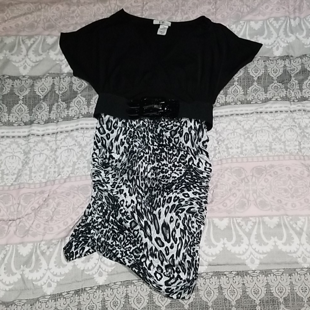 V-neck dress